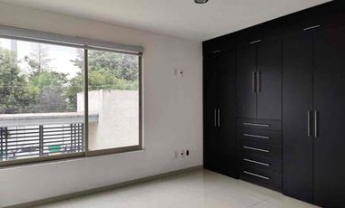 Amplio departamento, con vigilancia