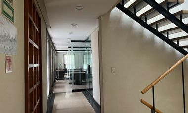 Oficina en Alquiler en Primer Nivel  en Edificio Colonia Aguilera