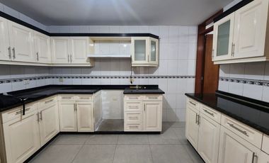 VENDO DEPARTAMENTO - LA MOLINA CERCA A FACULTADES  DE MEDICINA Y DERECHO DE USMP