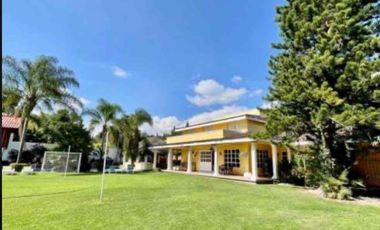 VENTA DE CASA AMUEBLADA CON ALBERCA PALAPA Y CABAÑA  EN LA MORALEDA ATLIXCO cerca de topolino tiene pozo