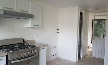Renta casa sola en Jardines del Pedregal con gran jardìn.