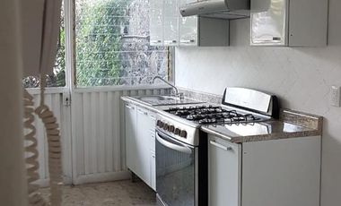 Renta casa sola en Jardines del Pedregal con gran jardìn.
