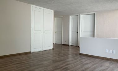 Renta casa sola en Jardines del Pedregal con gran jardìn.