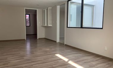Renta casa sola en Jardines del Pedregal con gran jardìn.