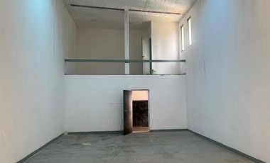 Renta casa sola en Jardines del Pedregal con gran jardìn.