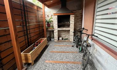 Casa Remodelada con Piscina en Excelente Estado, Quilicura.