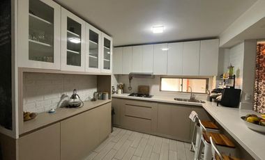 Casa Remodelada con Piscina en Excelente Estado, Quilicura.