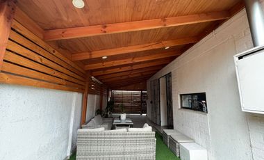 Casa Remodelada con Piscina en Excelente Estado, Quilicura.
