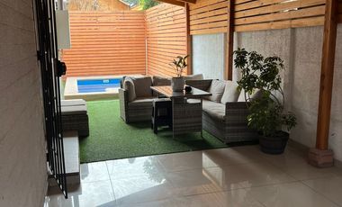 Casa Remodelada con Piscina en Excelente Estado, Quilicura.