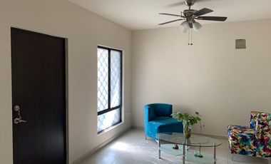 Casa en renta totalmente amueblada y equipada en fraccionamiento privado
