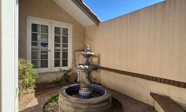 VENDO terreno en esquina sobre blvd principal. ZONA DORADA