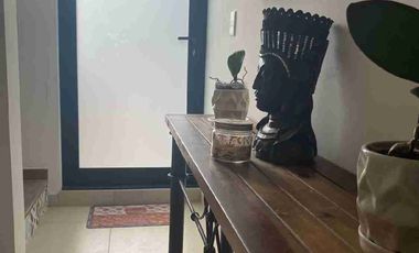 A unos pasos del Club de Golf Zirándaro en SMA PRECIOSA casa en condominio en venta PA 2 recamaras 2 baños  PB recamara con baño, sala comedor1/2 baño , jardin, roof garden. Diferentes modelos