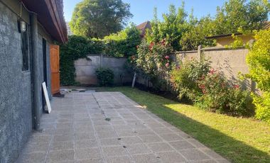 Vendo acogedora casa en Las Condes