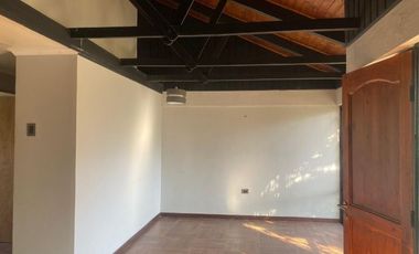 Vendo acogedora casa en Las Condes