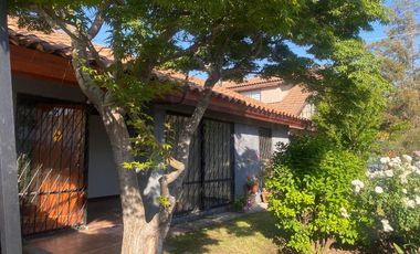 Vendo acogedora casa en Las Condes