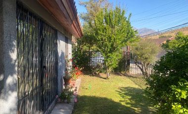 Vendo acogedora casa en Las Condes