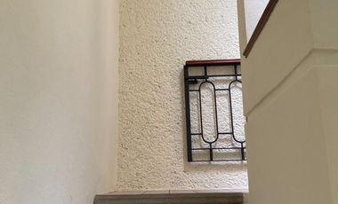 RENTA DE CASA EN PRIVADA CON 3 CASAS, PORTON ELECTRICO Y  LUGAR MUY SEGURO EN IXTULCO, TLAXCALA.