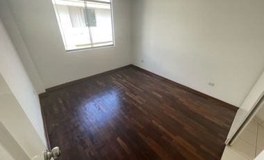 DEPARTAMENTO SEGUNDO PISO CON COCHERA MIRAFLORES