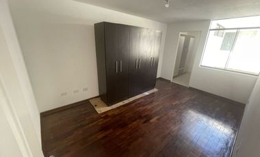 DEPARTAMENTO SEGUNDO PISO CON COCHERA MIRAFLORES