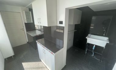 DEPARTAMENTO SEGUNDO PISO CON COCHERA MIRAFLORES