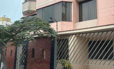 ALQUILO HABITACIONES EN CALLE ORIÓN PRIMERA CUADRA URBANIZACIÓN PORTADA DEL SOL ALTURA CUADRA 30 AVENIDA DEL CORREGIDOR.