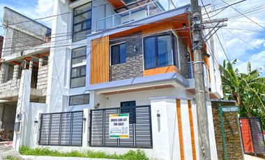 Corner End Unit House for Sale near SM City Caloocan!