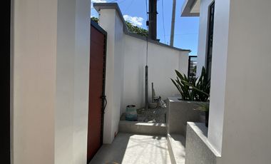 Corner End Unit House for Sale near SM City Caloocan!