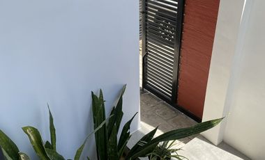 Corner End Unit House for Sale near SM City Caloocan!