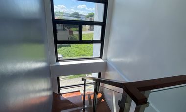 Corner End Unit House for Sale near SM City Caloocan!