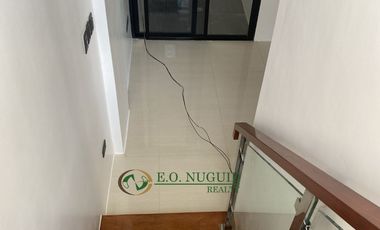 Corner End Unit House for Sale near SM City Caloocan!