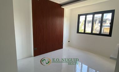 Corner End Unit House for Sale near SM City Caloocan!