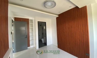 Corner End Unit House for Sale near SM City Caloocan!