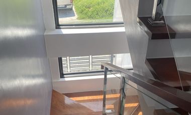 Corner End Unit House for Sale near SM City Caloocan!