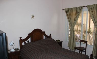 CASA - DOS LOCALES - DEPARTAMENTO