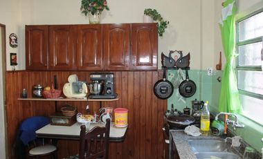 CASA - DOS LOCALES - DEPARTAMENTO