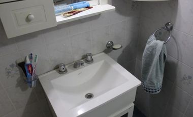 CASA - DOS LOCALES - DEPARTAMENTO