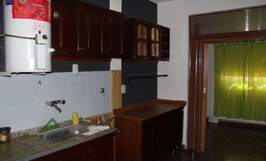 CASA - DOS LOCALES - DEPARTAMENTO