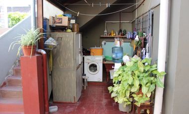 CASA - DOS LOCALES - DEPARTAMENTO