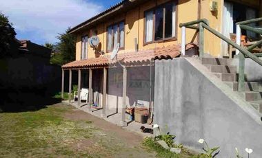 Vendo complejo turístico con casa,3 cabañas y  terreno, giro comercial en Iloca.