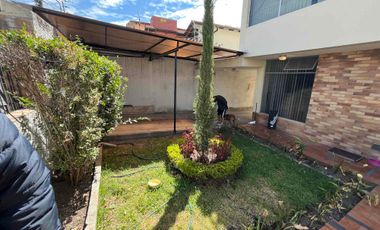 Cerca Colegio Condamine Vendo Oportunidad casa para vivienda y ofinas
