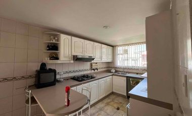 Cerca Colegio Condamine Vendo Oportunidad casa para vivienda y ofinas
