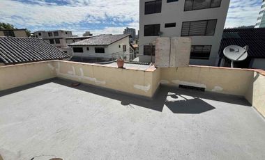 Cerca Colegio Condamine Vendo Oportunidad casa para vivienda y ofinas