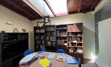 Cerca Colegio Condamine Vendo Oportunidad casa para vivienda y ofinas