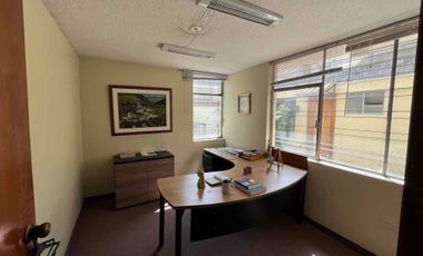 Cerca Colegio Condamine Vendo Oportunidad casa para vivienda y ofinas