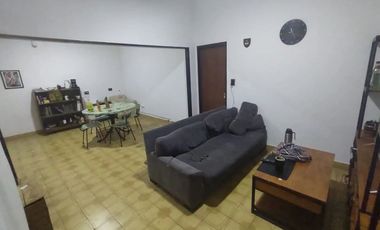 CASA AL FRENTE Y AL FONDO - 2 PROPIEDADES EN UN MISMO LOTE