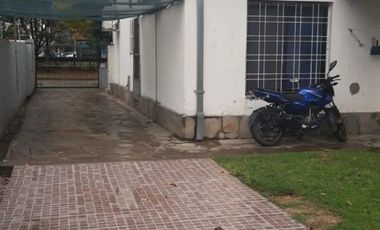 CASA AL FRENTE Y AL FONDO - 2 PROPIEDADES EN UN MISMO LOTE