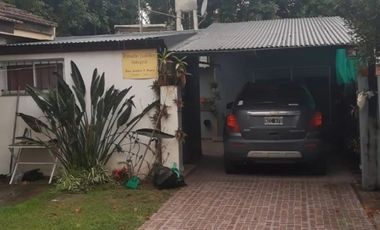 CASA AL FRENTE Y AL FONDO - 2 PROPIEDADES EN UN MISMO LOTE