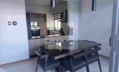 HERMOSA CASA CON PANELES SOLARES AREA CAMPOS ELISEOS