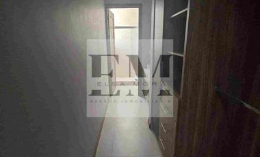 HERMOSA CASA CON PANELES SOLARES AREA CAMPOS ELISEOS