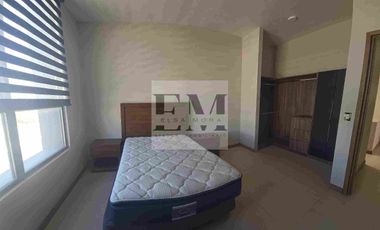 HERMOSA CASA CON PANELES SOLARES AREA CAMPOS ELISEOS